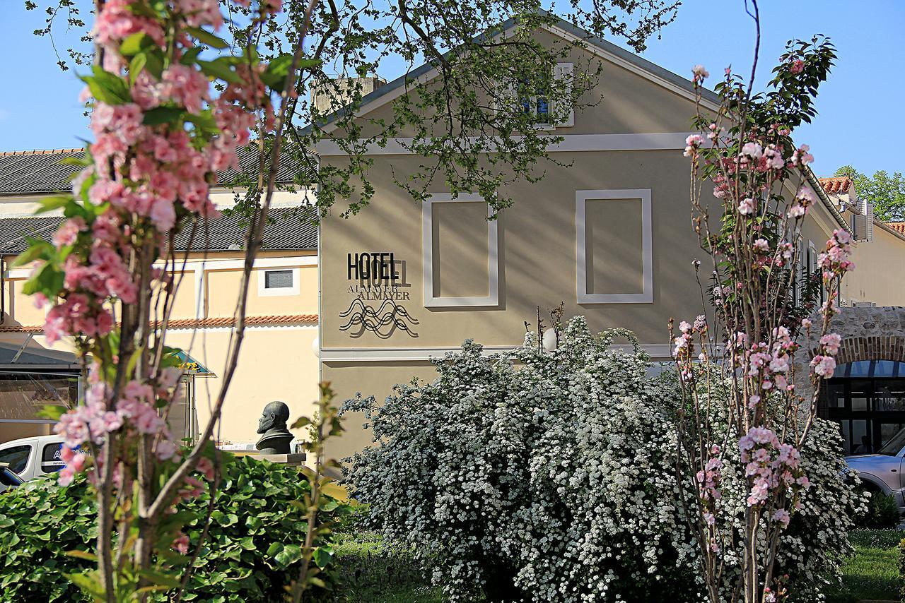 זאדאר Almayer Art & Heritage Adults Only Hotel And Dependance Rooms מראה חיצוני תמונה